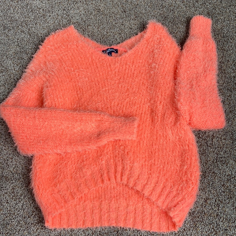 Fuzzy cropped sweater